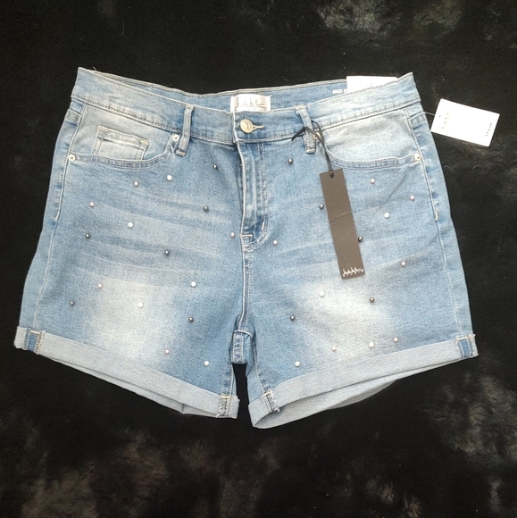 NICOLE Miller Cuffed Mid Rise Jean Shorts with Multi Color Pearls NWT Sz… - Picture 1 of 9